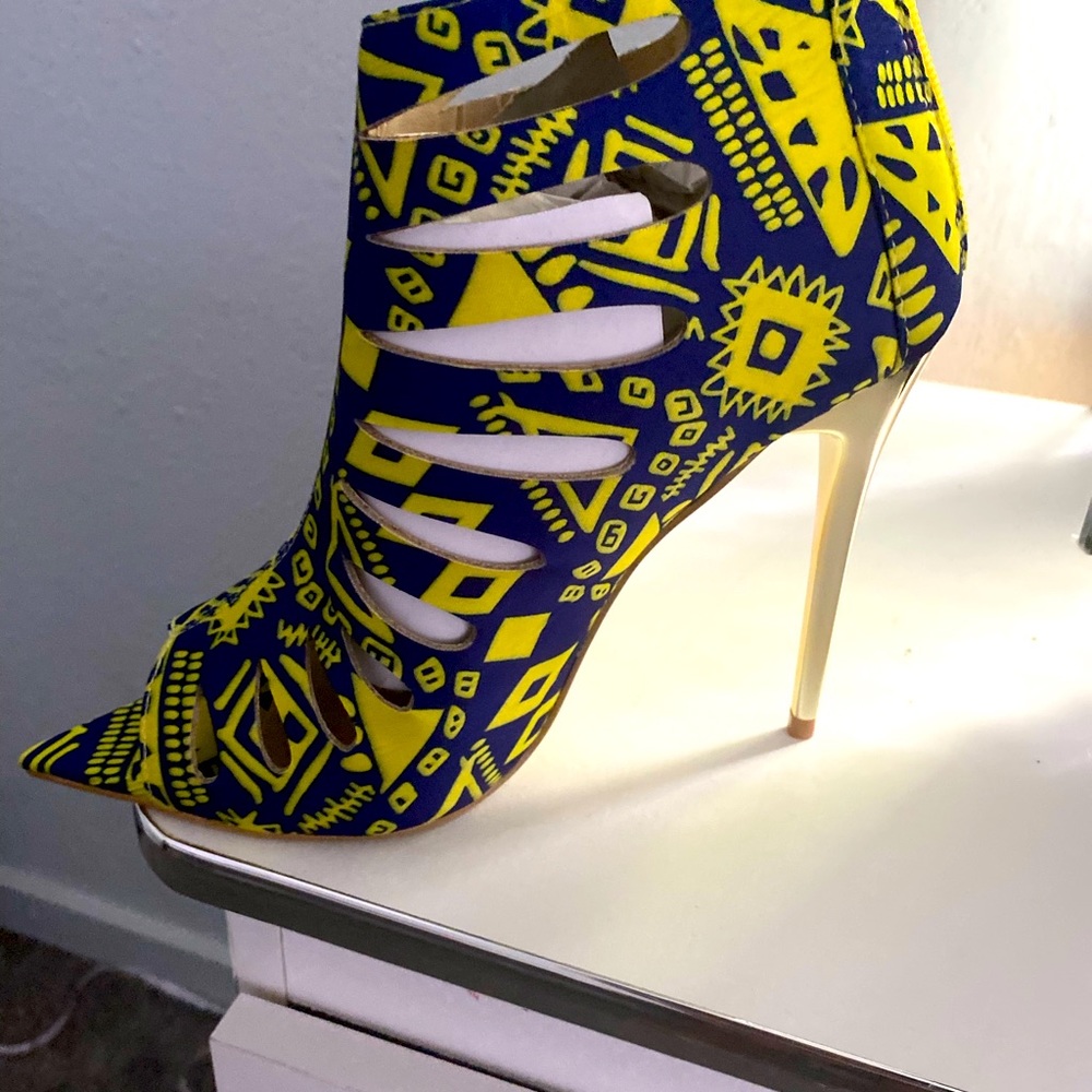 Brand New yellow/Green and Blue Pointed toe heels.